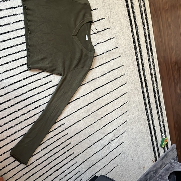 Green garage v-neck sweater - Picture 2 of 3